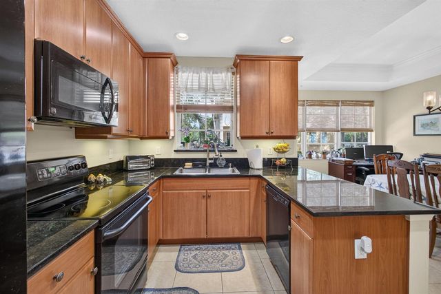 11812 Valencia Gardens Avenue, Palm Beach Gardens, FL 33410