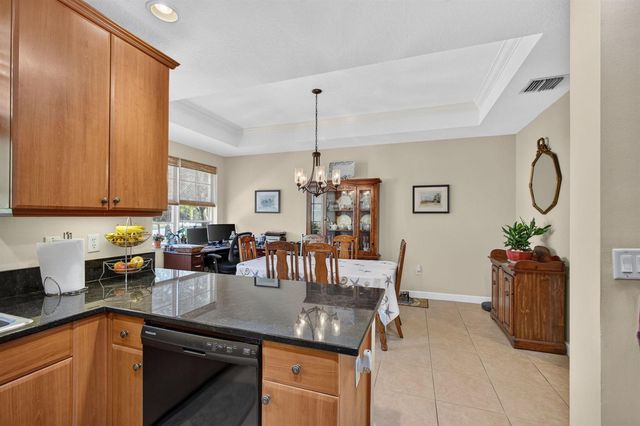 11812 Valencia Gardens Avenue, Palm Beach Gardens, FL 33410