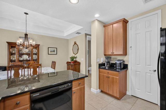 11812 Valencia Gardens Avenue, Palm Beach Gardens, FL 33410