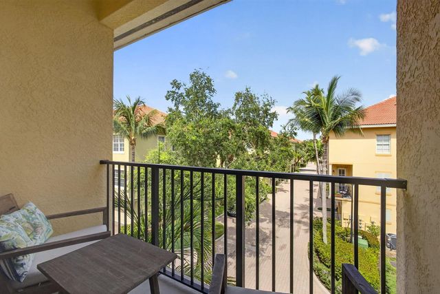 11812 Valencia Gardens Avenue, Palm Beach Gardens, FL 33410