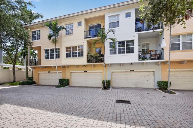11812 Valencia Gardens Avenue, Palm Beach Gardens, FL 33410
