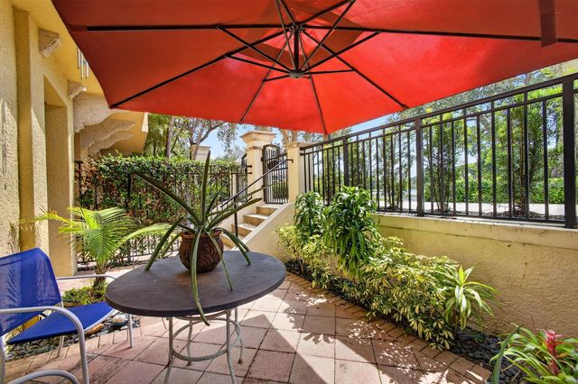 11812 Valencia Gardens Avenue, Palm Beach Gardens, FL 33410