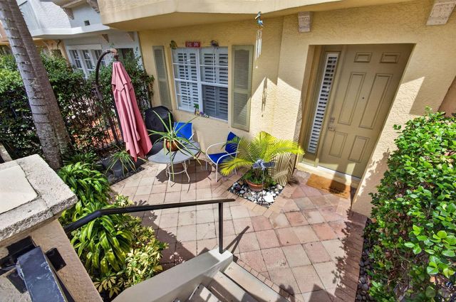 11812 Valencia Gardens Avenue, Palm Beach Gardens, FL 33410