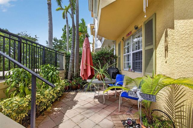11812 Valencia Gardens Avenue, Palm Beach Gardens, FL 33410