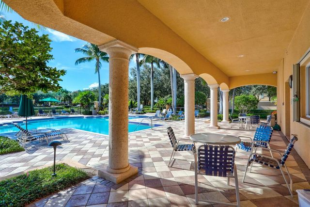 11812 Valencia Gardens Avenue, Palm Beach Gardens, FL 33410