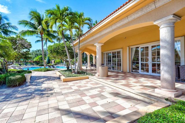 11812 Valencia Gardens Avenue, Palm Beach Gardens, FL 33410