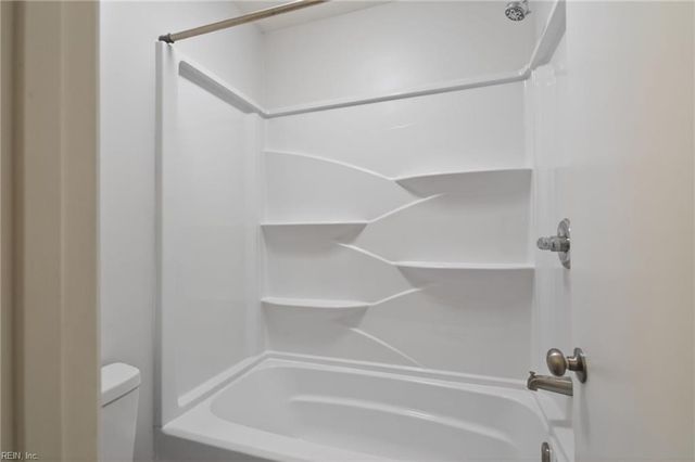 560 Candle Ln Apt 104, Newport News, VA 23608