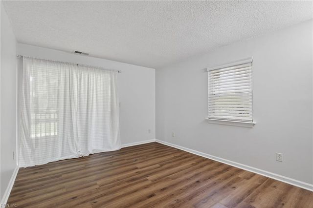 560 Candle Ln Apt 104, Newport News, VA 23608