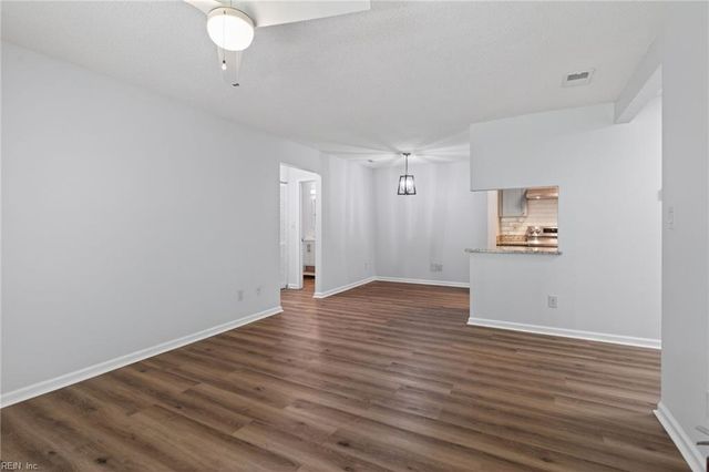 560 Candle Ln Apt 104, Newport News, VA 23608