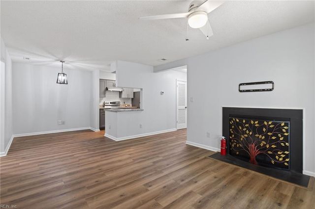 560 Candle Ln Apt 104, Newport News, VA 23608