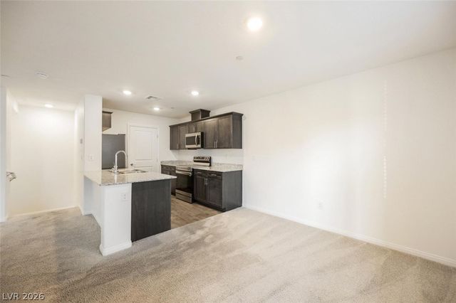 2657 Champagne Gold Avenue, North Las Vegas, NV 89086