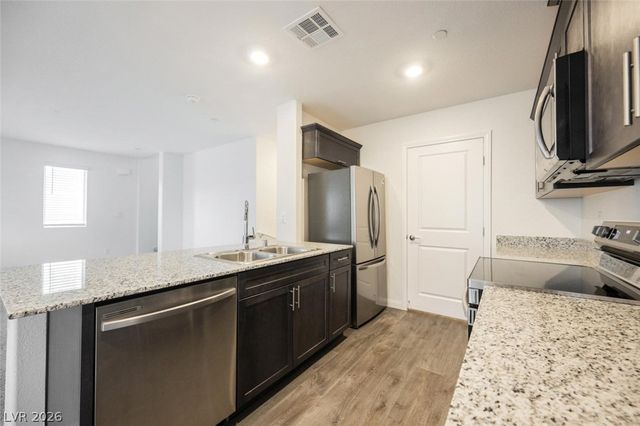 2657 Champagne Gold Avenue, North Las Vegas, NV 89086