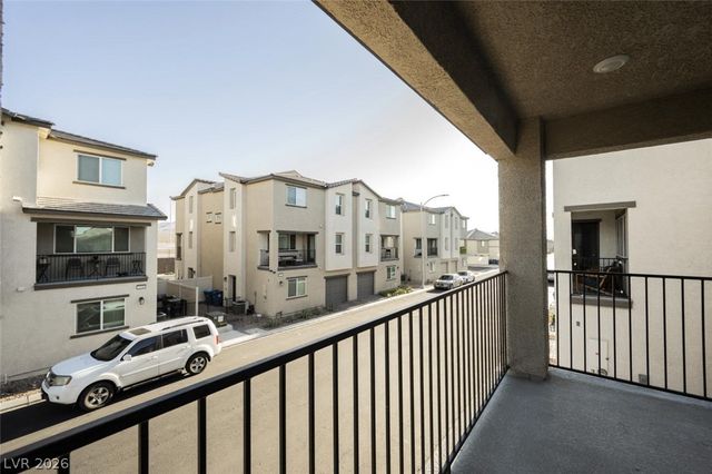 2657 Champagne Gold Avenue, North Las Vegas, NV 89086