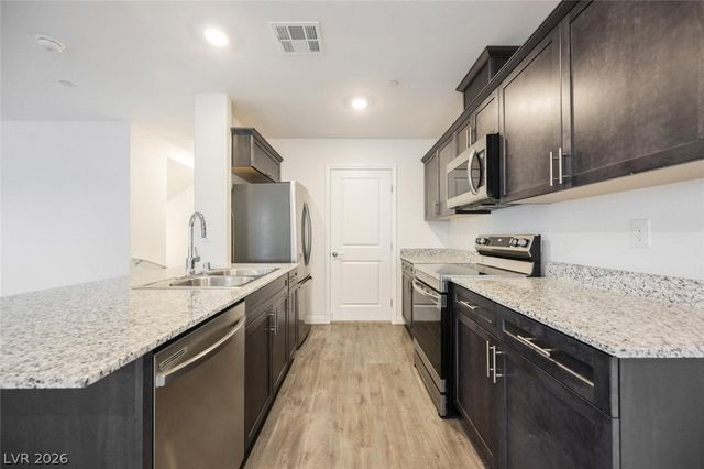 2657 Champagne Gold Avenue, North Las Vegas, NV 89086