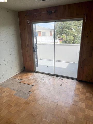 1875 Cherokee Dr 4, Salinas, CA 93906