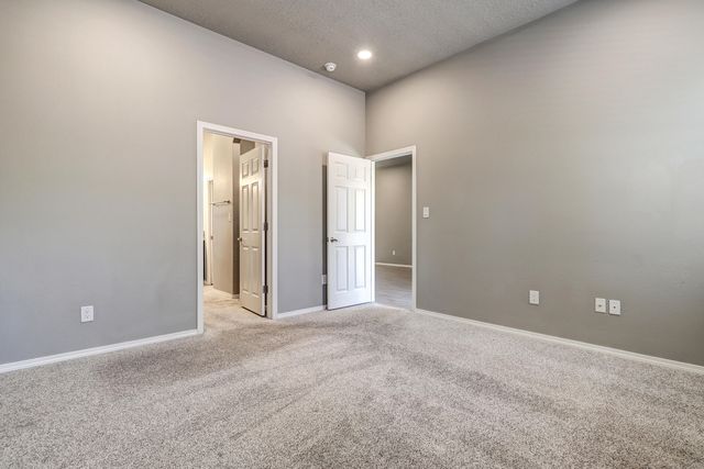 3237 Oakmount Drive SE, Rio Rancho, NM 87124