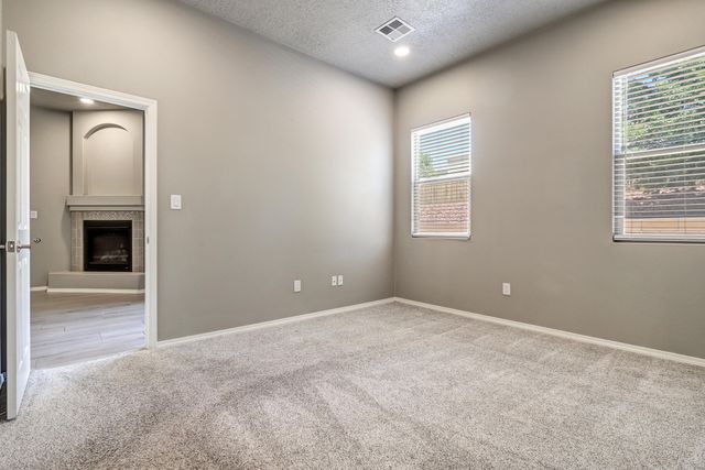 3237 Oakmount Drive SE, Rio Rancho, NM 87124