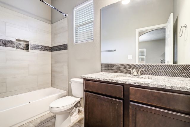 3237 Oakmount Drive SE, Rio Rancho, NM 87124