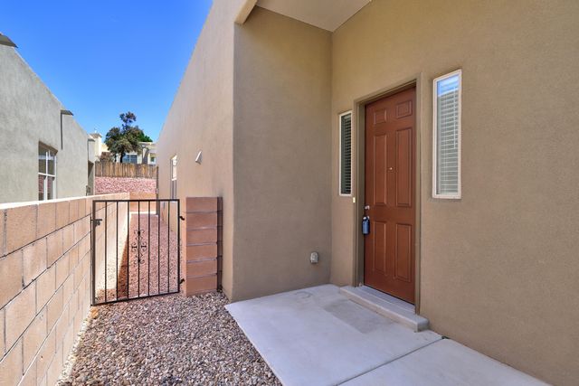 3237 Oakmount Drive SE, Rio Rancho, NM 87124