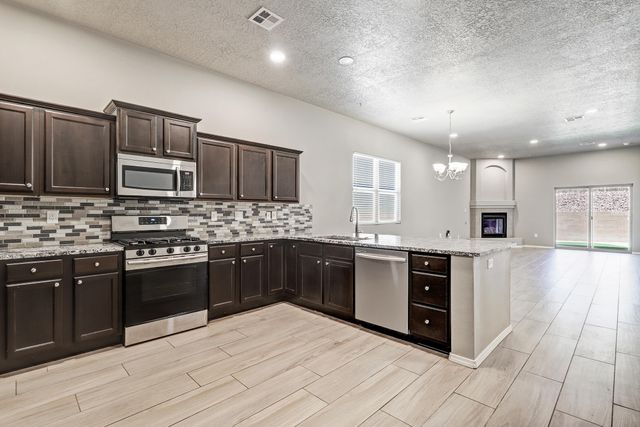 3237 Oakmount Drive SE, Rio Rancho, NM 87124