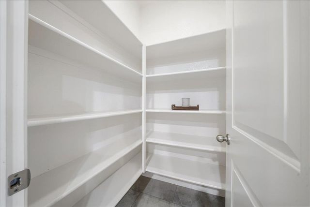 1380 Quigley Ct, Folsom, CA 95630