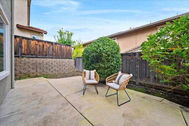 1380 Quigley Ct, Folsom, CA 95630