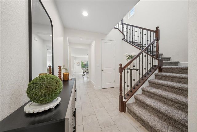 1380 Quigley Ct, Folsom, CA 95630