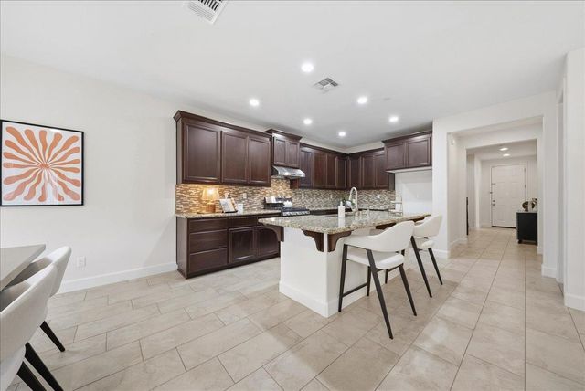 1380 Quigley Ct, Folsom, CA 95630