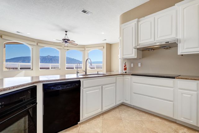 1 Coyote Canta Road, Corrales, NM 87048