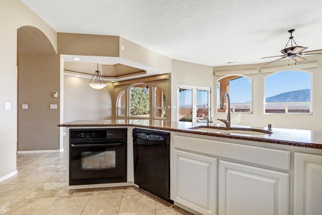 1 Coyote Canta Road, Corrales, NM 87048