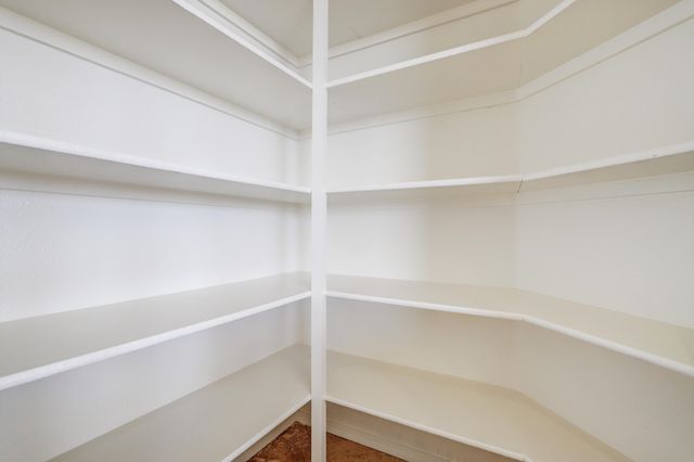 1 Coyote Canta Road, Corrales, NM 87048