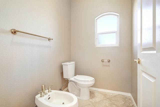 1 Coyote Canta Road, Corrales, NM 87048