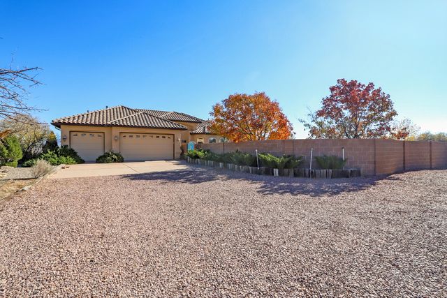 1 Coyote Canta Road, Corrales, NM 87048