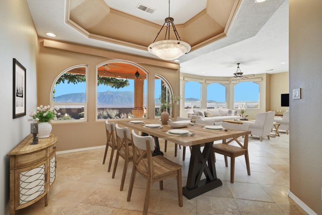 1 Coyote Canta Road, Corrales, NM 87048