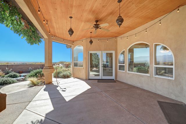 1 Coyote Canta Road, Corrales, NM 87048