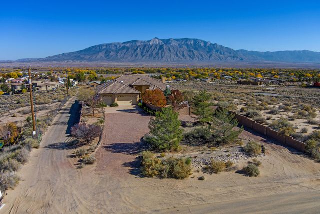 1 Coyote Canta Road, Corrales, NM 87048
