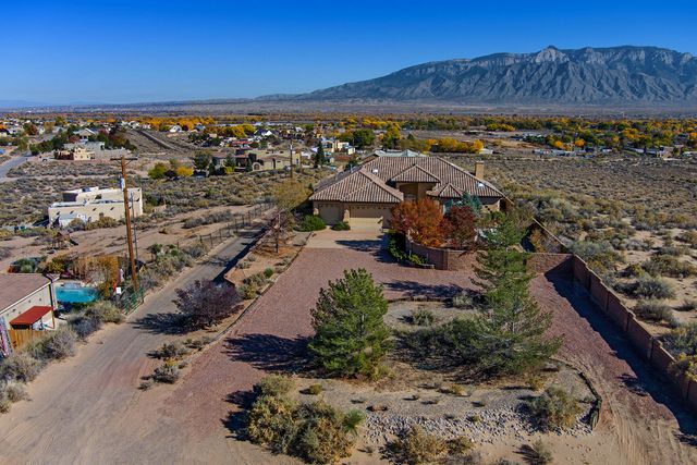 1 Coyote Canta Road, Corrales, NM 87048