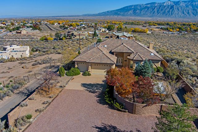 1 Coyote Canta Road, Corrales, NM 87048