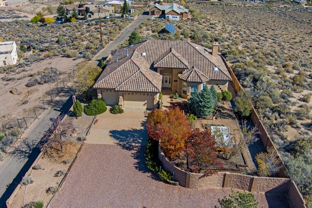 1 Coyote Canta Road, Corrales, NM 87048