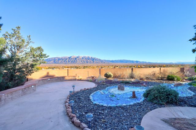 1 Coyote Canta Road, Corrales, NM 87048