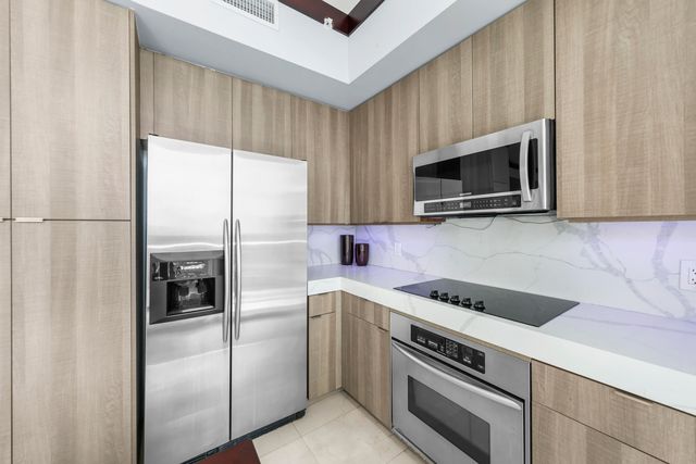 347 N NEW RIVER Drive E PH4, Fort Lauderdale, FL 33301