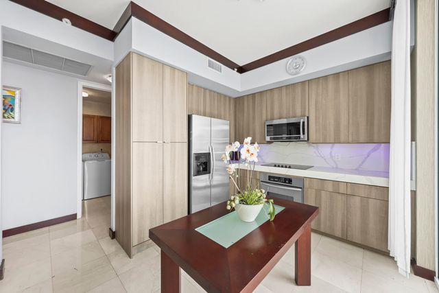 347 N NEW RIVER Drive E PH4, Fort Lauderdale, FL 33301