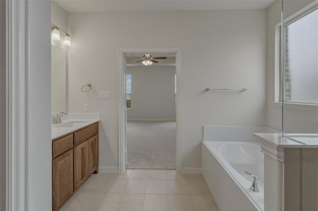 3518 Helena Street, Gainesville, TX 76240