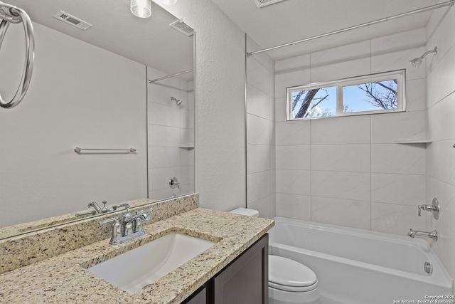 149 Sylas Hayes Loop, Pleasanton, TX 78064