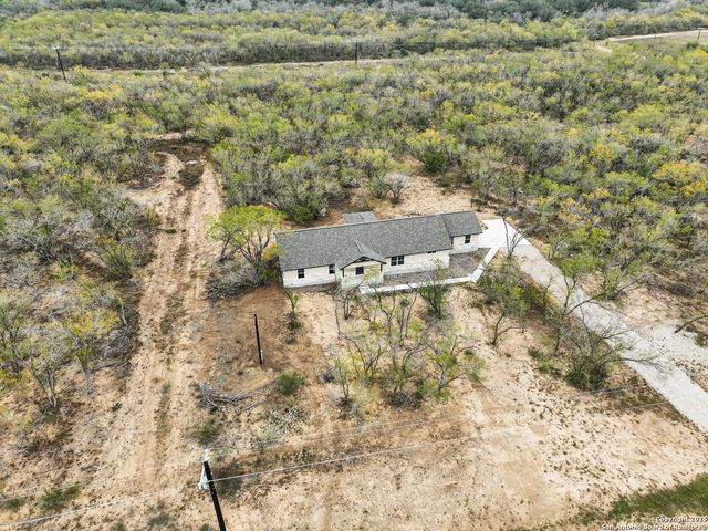 149 Sylas Hayes Loop, Pleasanton, TX 78064