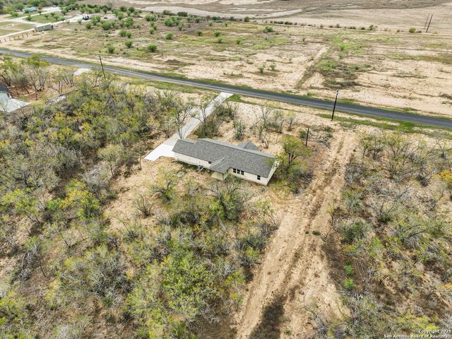149 Sylas Hayes Loop, Pleasanton, TX 78064