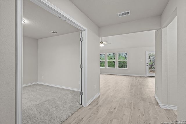 149 Sylas Hayes Loop, Pleasanton, TX 78064