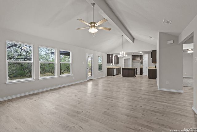 149 Sylas Hayes Loop, Pleasanton, TX 78064