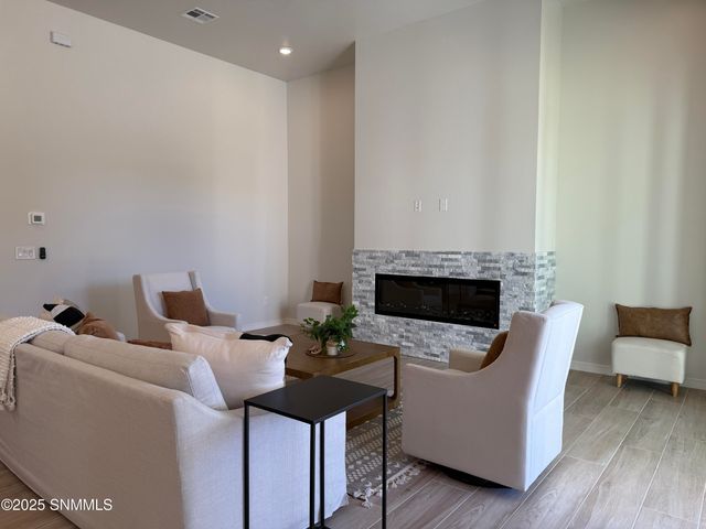 1047 Corte Aguila, Las Cruces, NM 88011