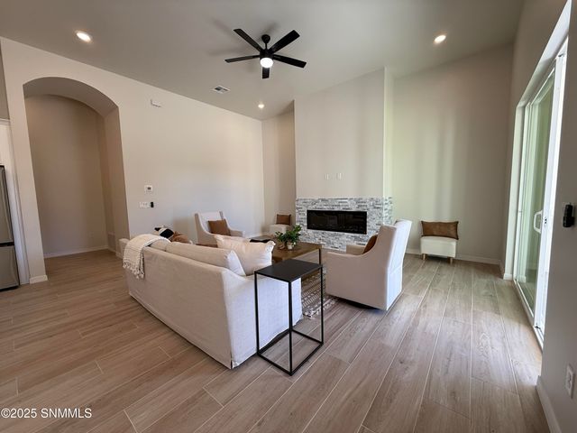 1047 Corte Aguila, Las Cruces, NM 88011